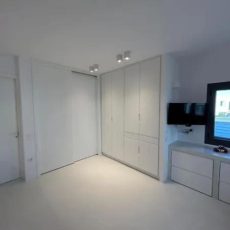 Laullie Ornos (Mykonos)